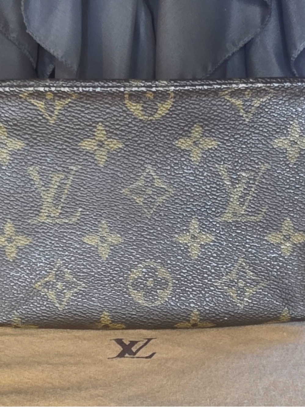 Free ship!  Authentic Small Louis Vuitton Monogram Toiletry Pouch w/ COA 5.75x4